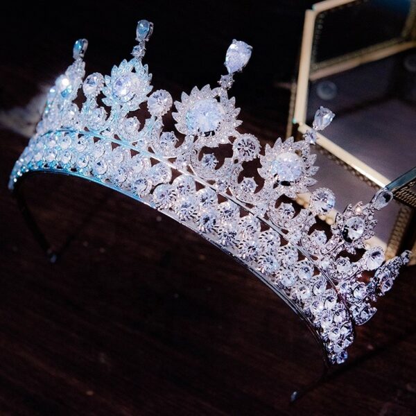 Accessoires de cheveux de mariage fantaisie faits à la main brillant strass couronnes de mariée diadèmes