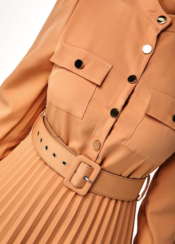 Robe ceinturée à boucle boutonnée et ourlet plissé - Image 3